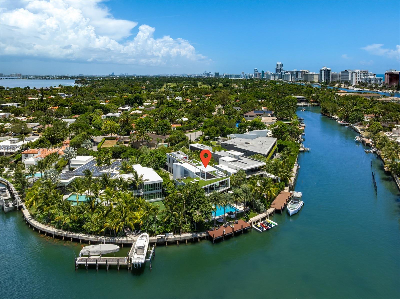 528 Lakeview Ct Miami Beach, FL 33140