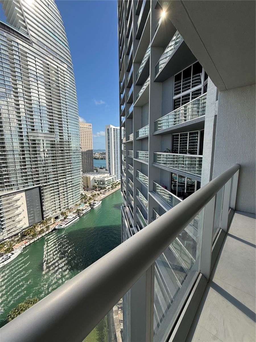 image Icon Brickell I17