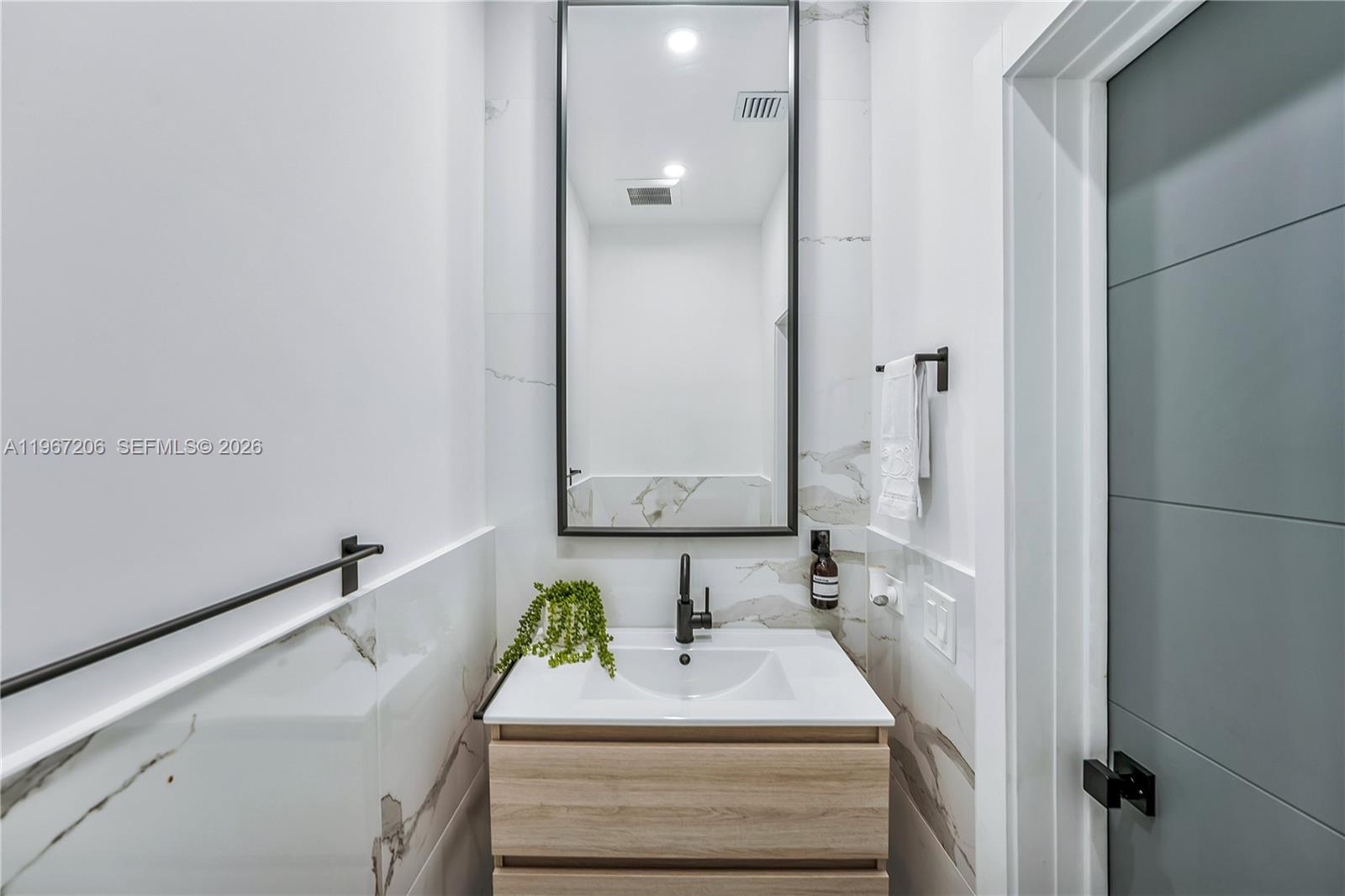 2320 SW 14th St Miami, FL 33145