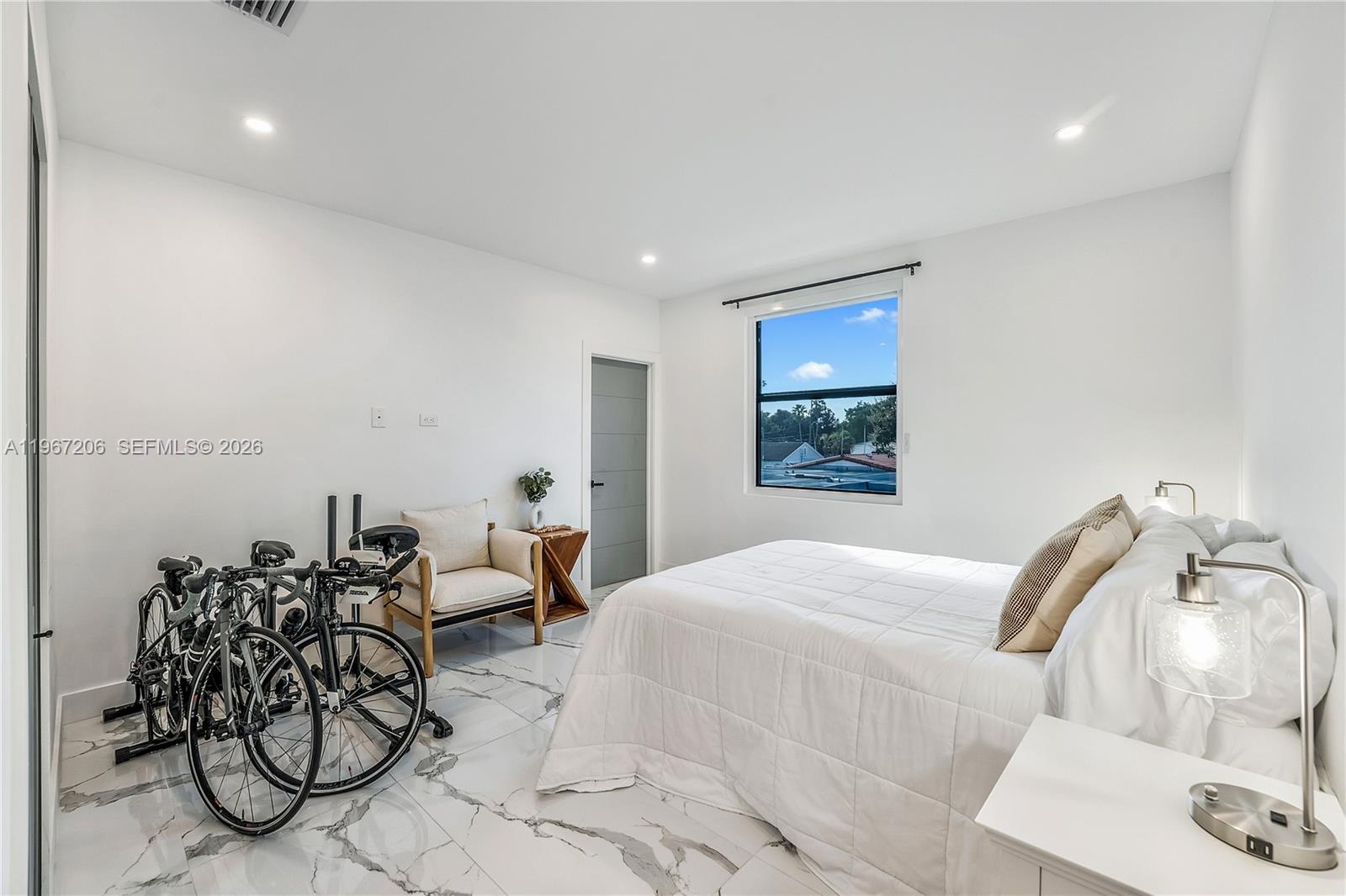 2320 SW 14th St Miami, FL 33145