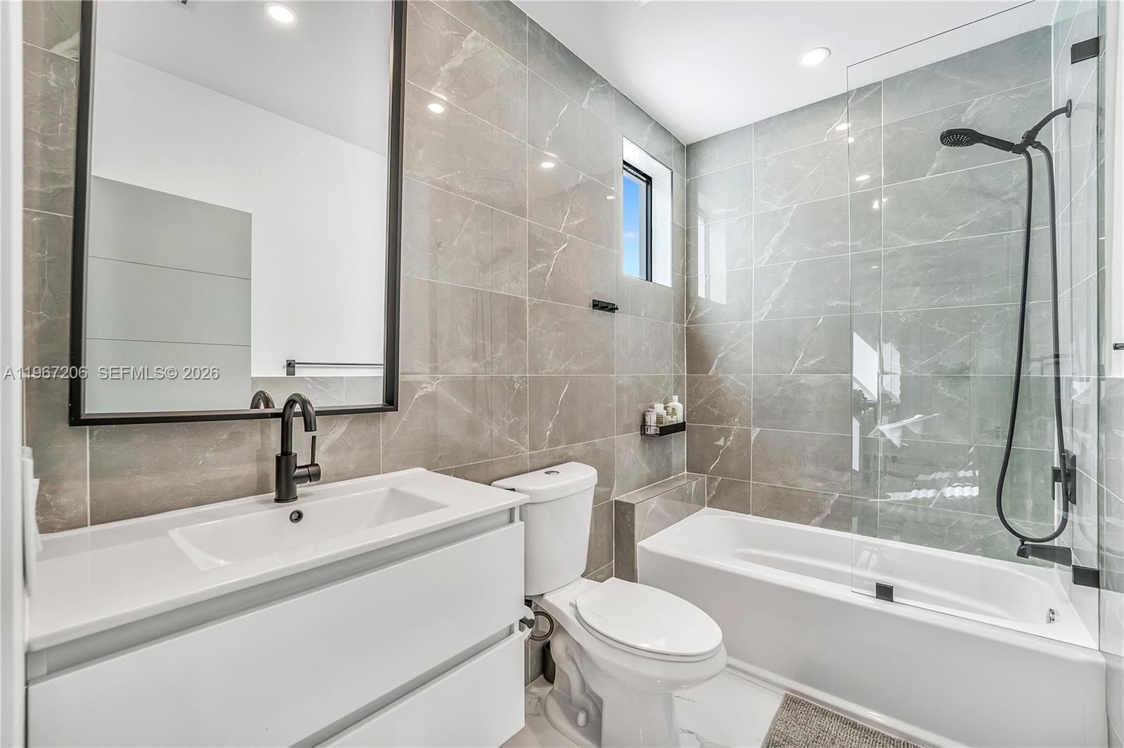 2320 SW 14th St Miami, FL 33145