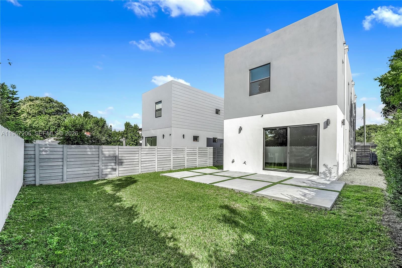 2320 SW 14th St Miami, FL 33145