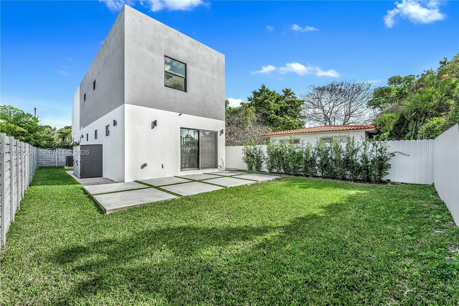 2320 SW 14th St Miami, FL 33145