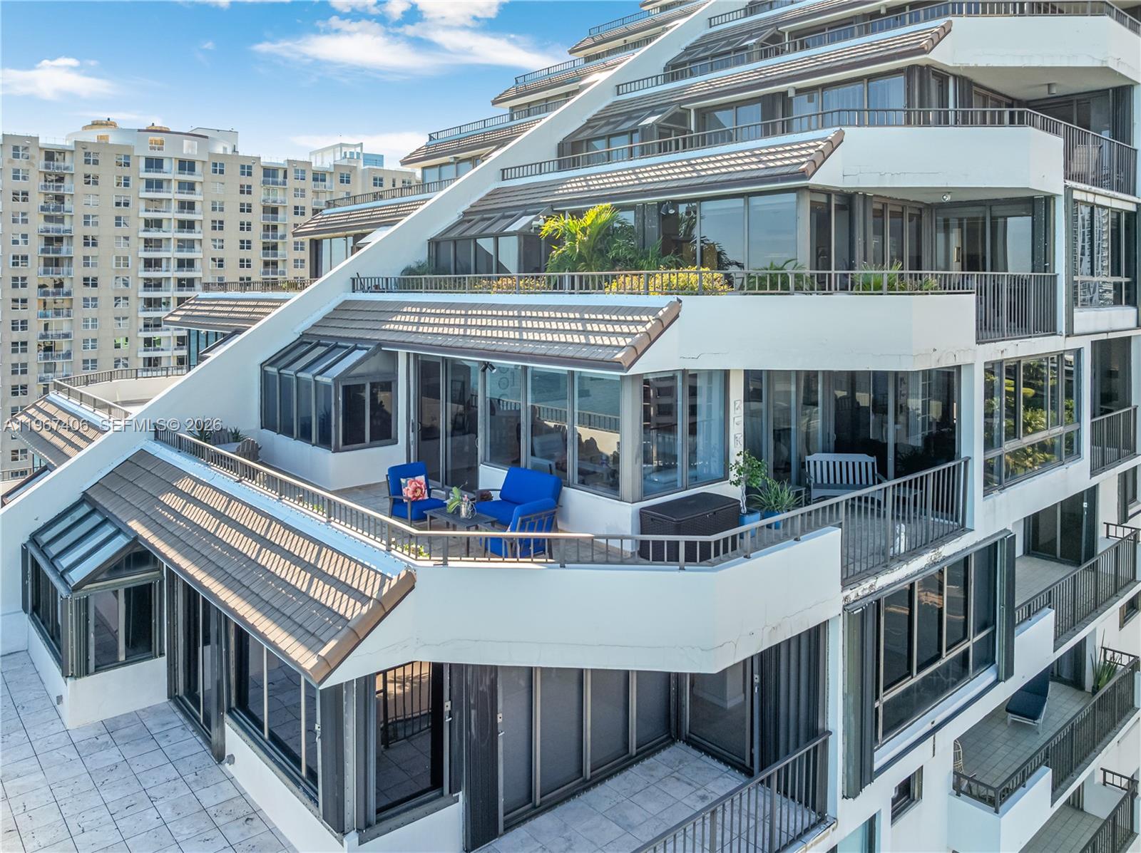 520 Brickell Key Dr #A1506