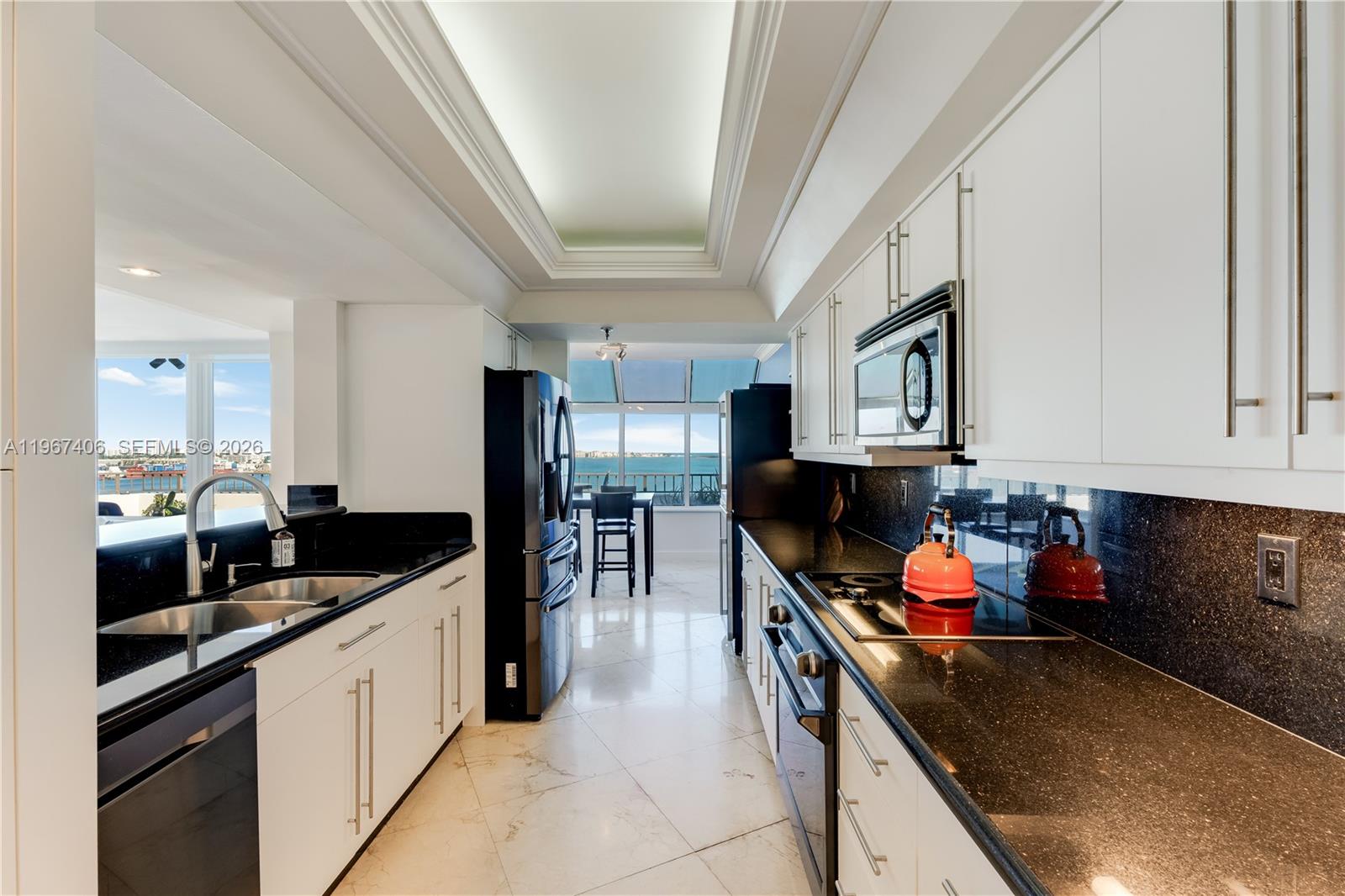 520 Brickell Key Dr #A1506 Miami, FL 33131