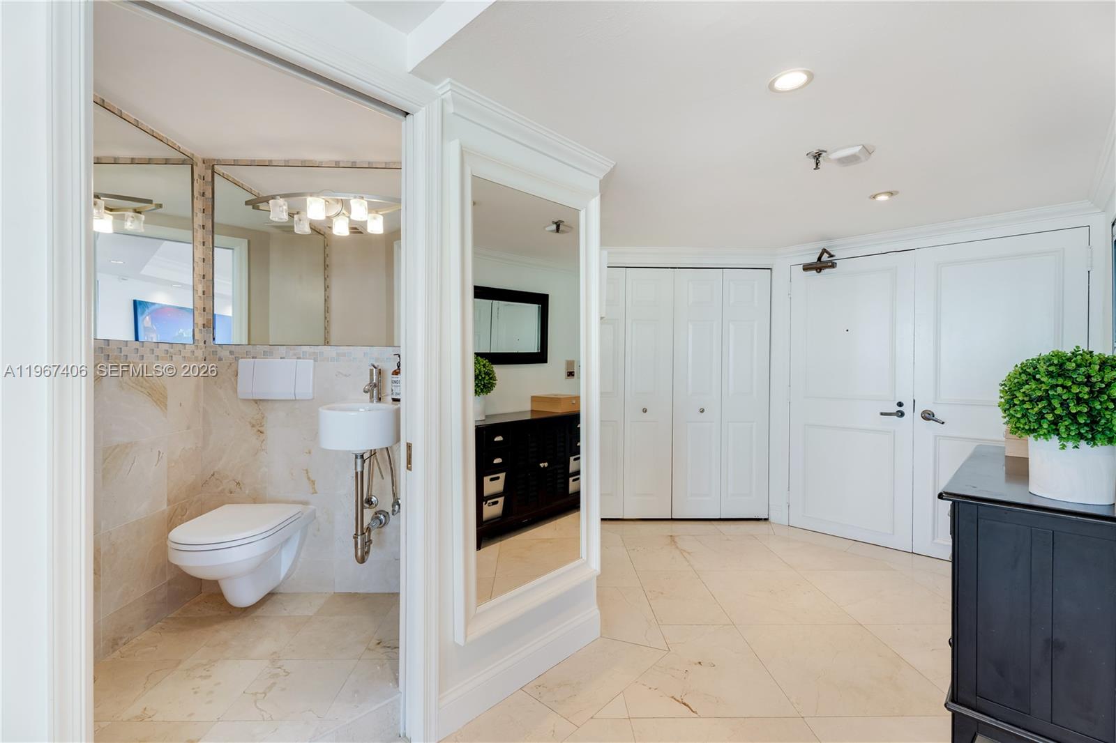 520 Brickell Key Dr #A1506 Miami, FL 33131