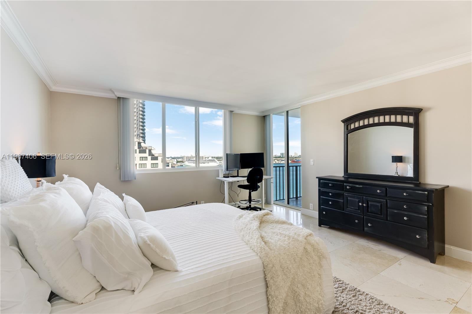 520 Brickell Key Dr #A1506 Miami, FL 33131