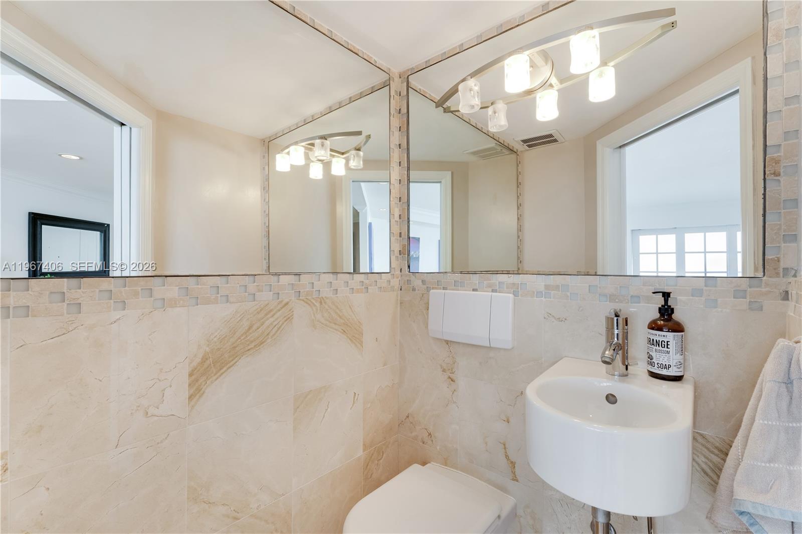 520 Brickell Key Dr #A1506 Miami, FL 33131