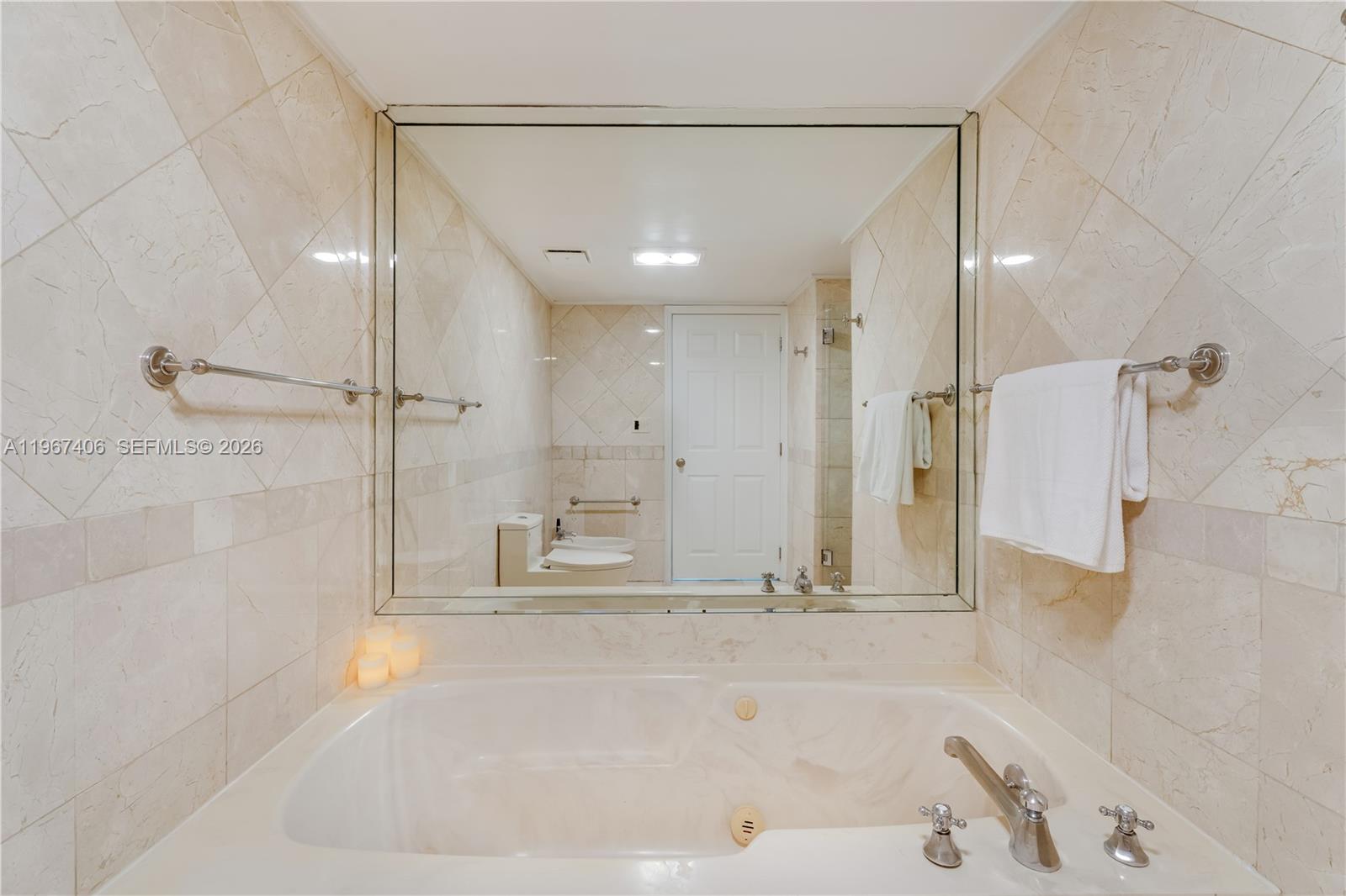 520 Brickell Key Dr #A1506 Miami, FL 33131