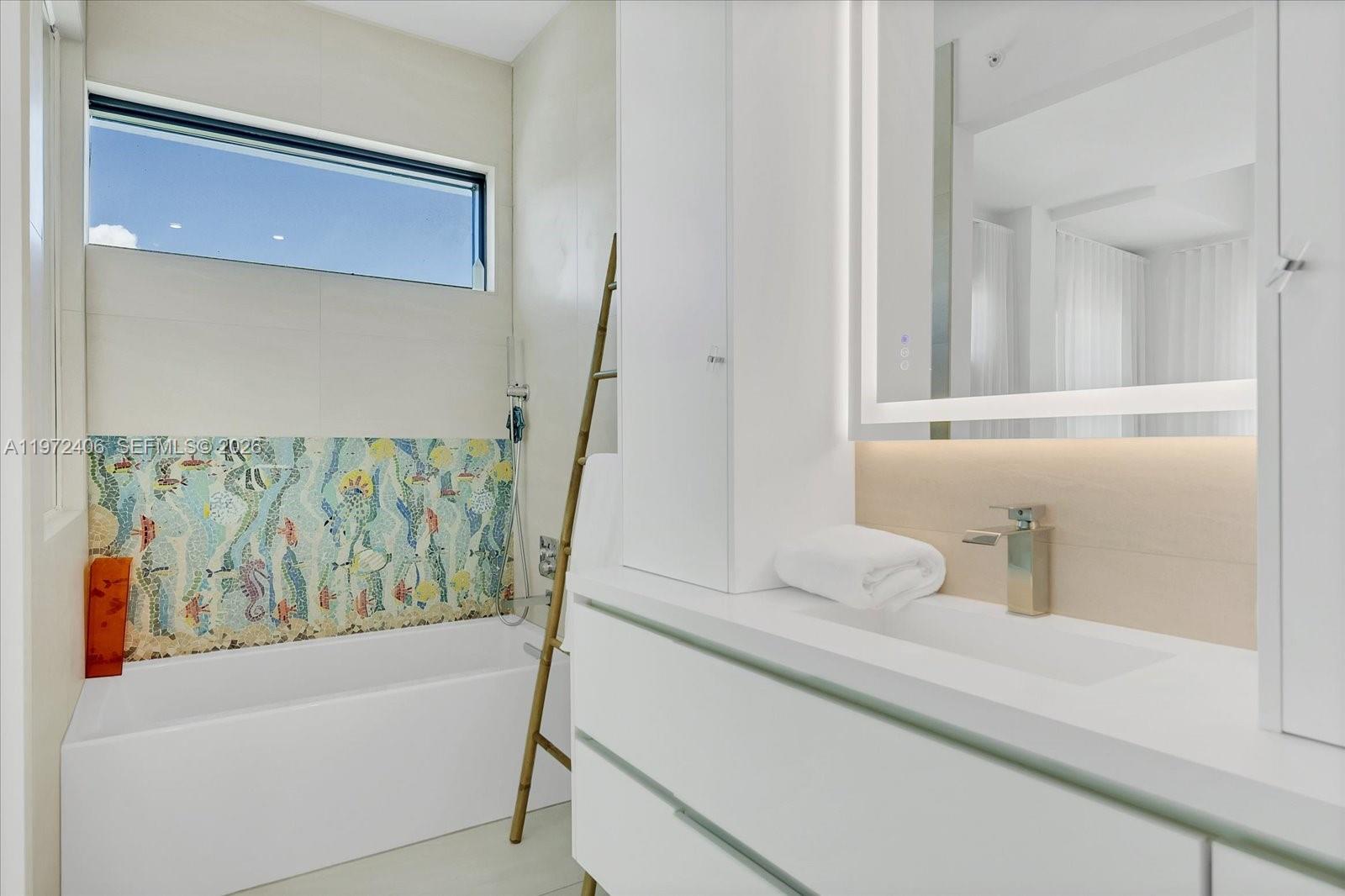 11 Century Ln Miami Beach, FL 33139