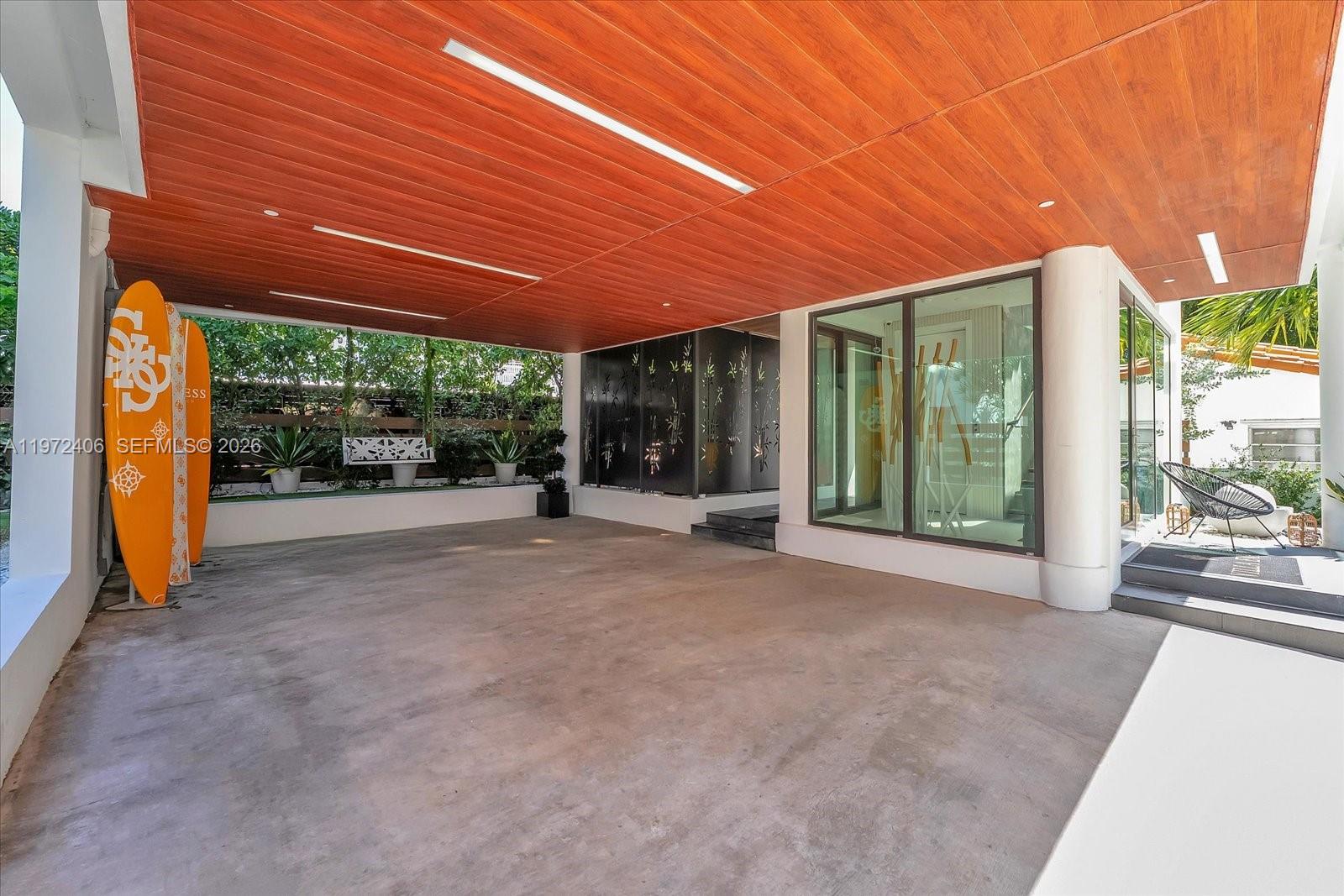 11 Century Ln Miami Beach, FL 33139