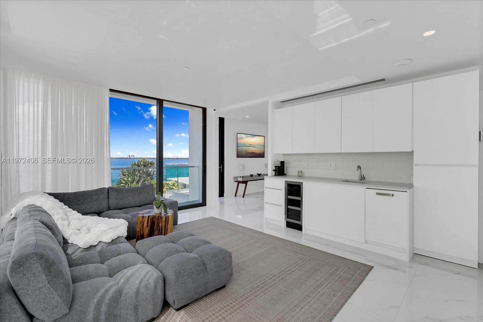 11 Century Ln Miami Beach, FL 33139