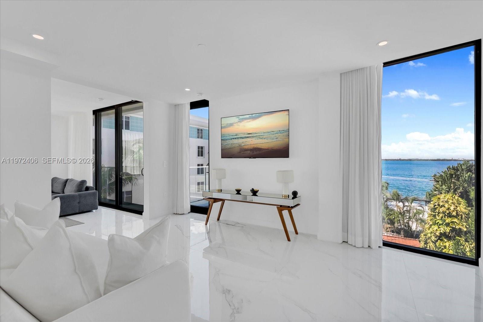 11 Century Ln Miami Beach, FL 33139