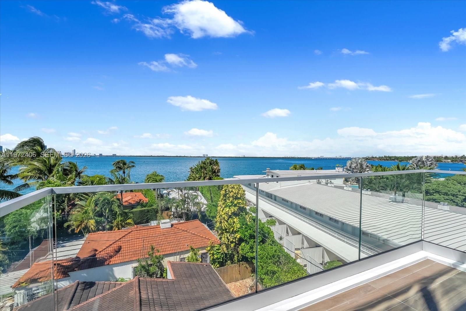 11 Century Ln Miami Beach, FL 33139