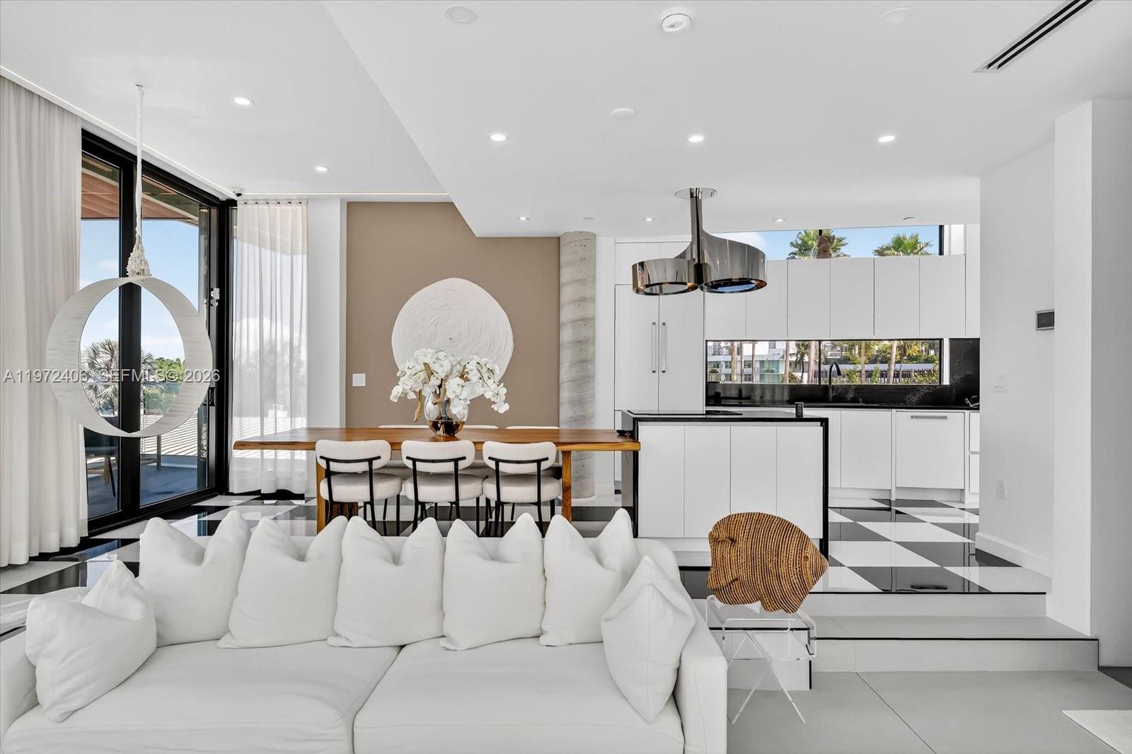 11 Century Ln Miami Beach, FL 33139