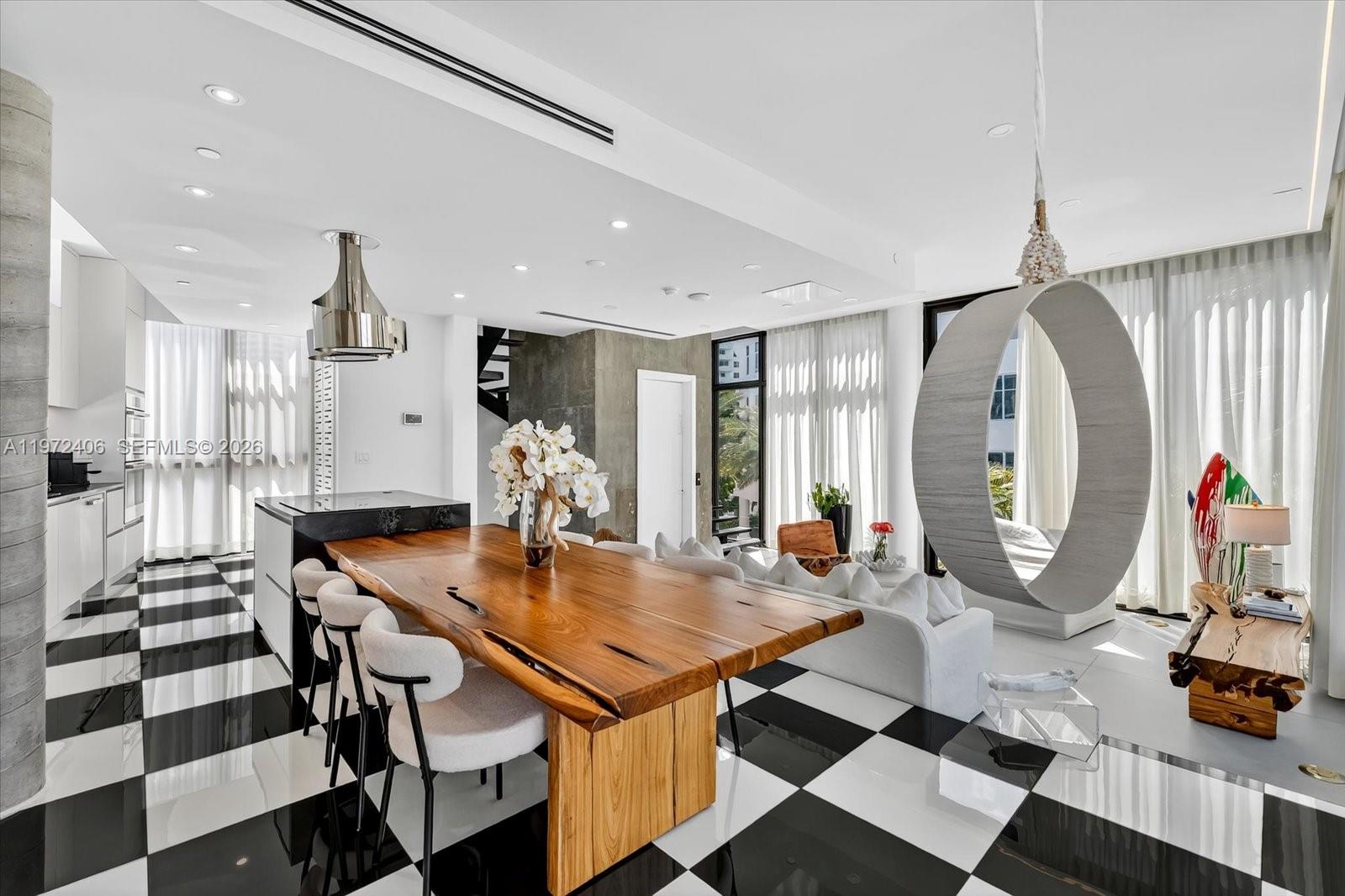 11 Century Ln Miami Beach, FL 33139