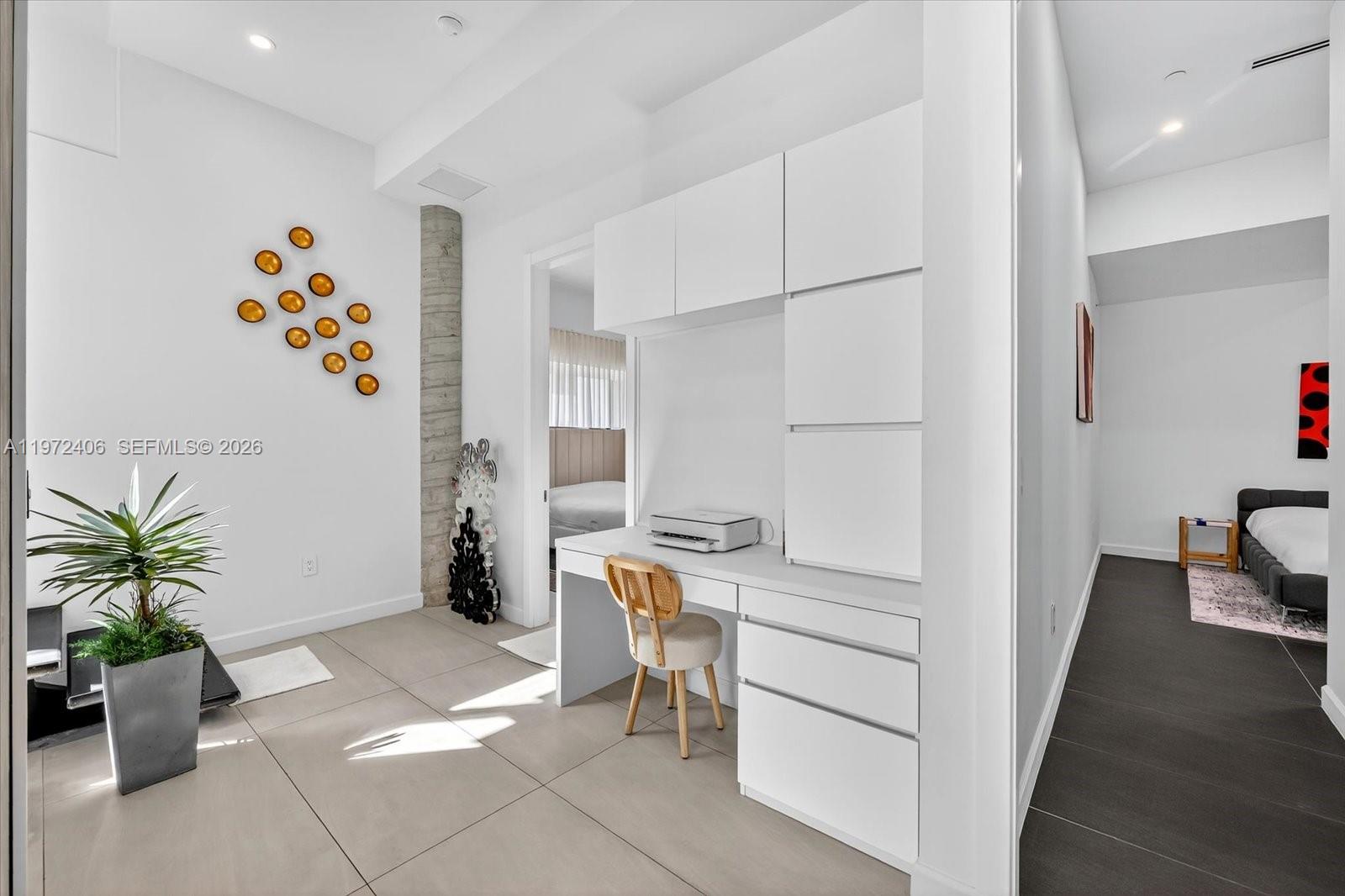 11 Century Ln Miami Beach, FL 33139