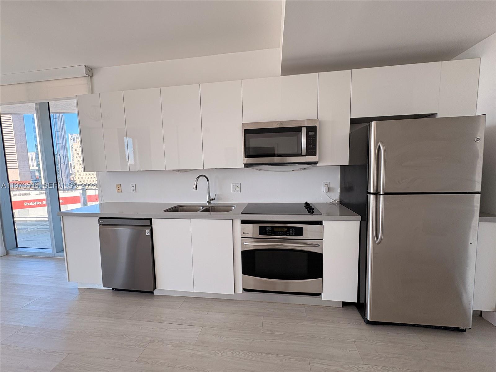 90 SW 3rd St #1205 Miami, FL 33130