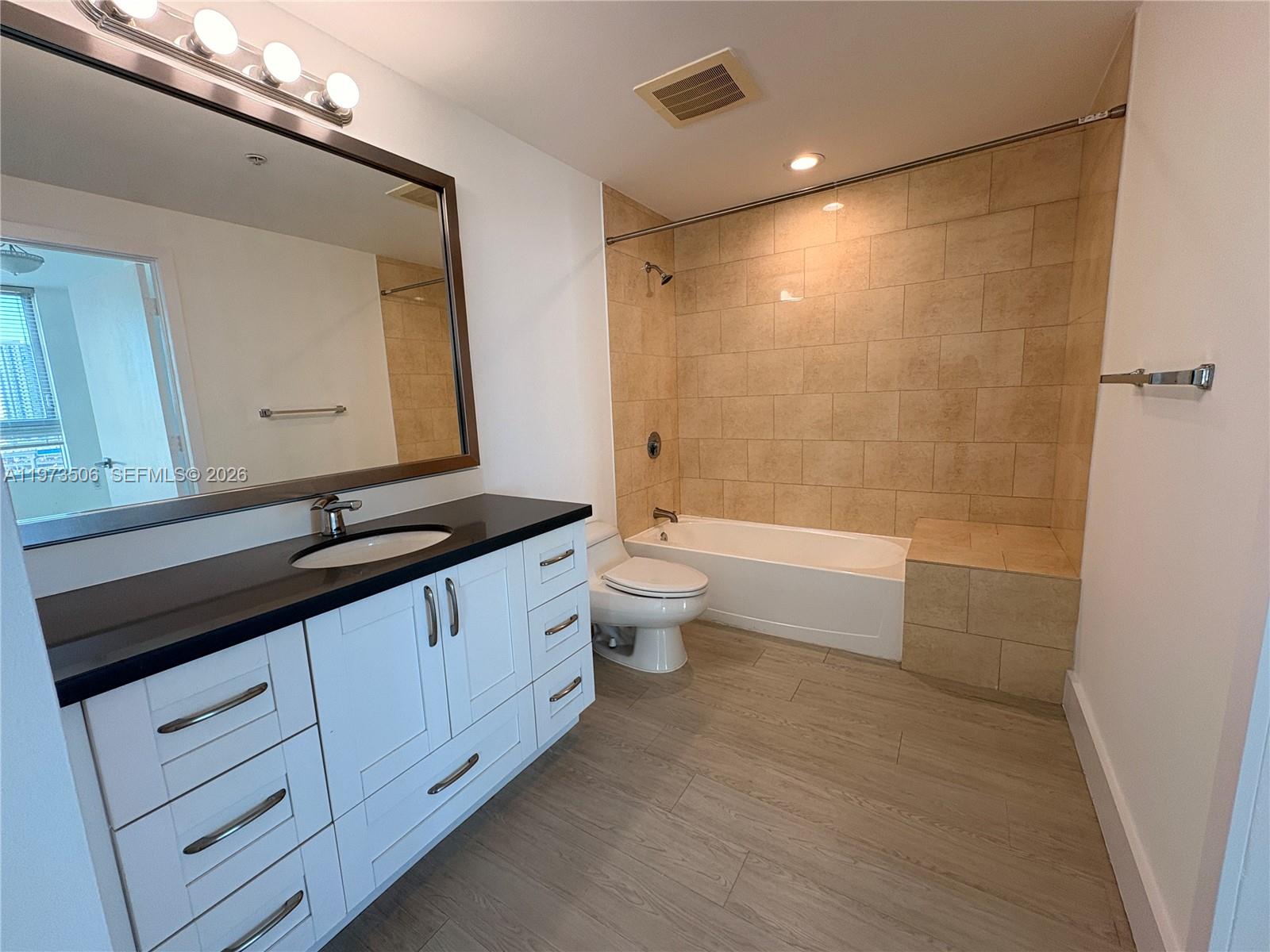 90 SW 3rd St #1205 Miami, FL 33130