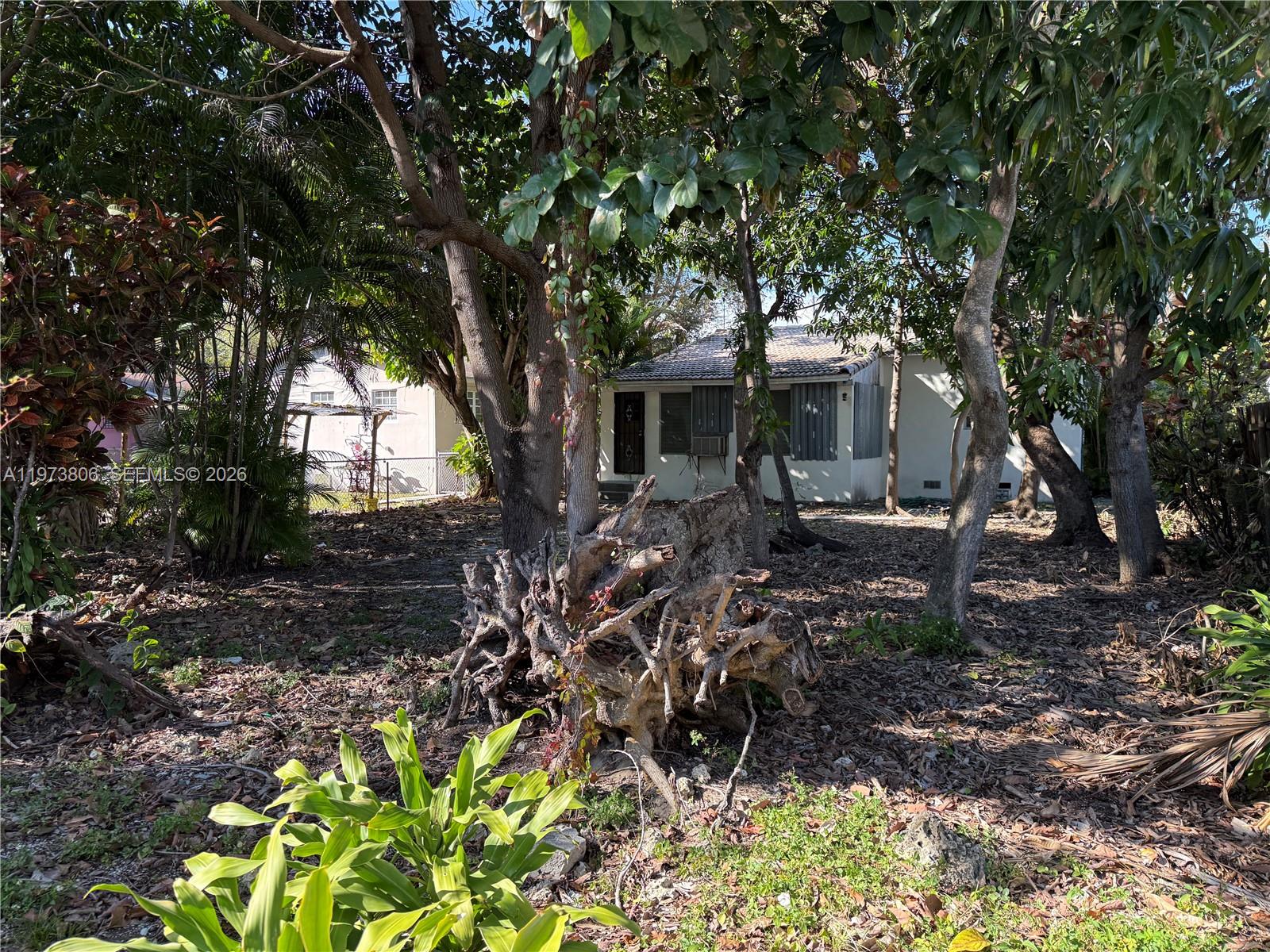 2750 SW 26th St Miami, FL 33133