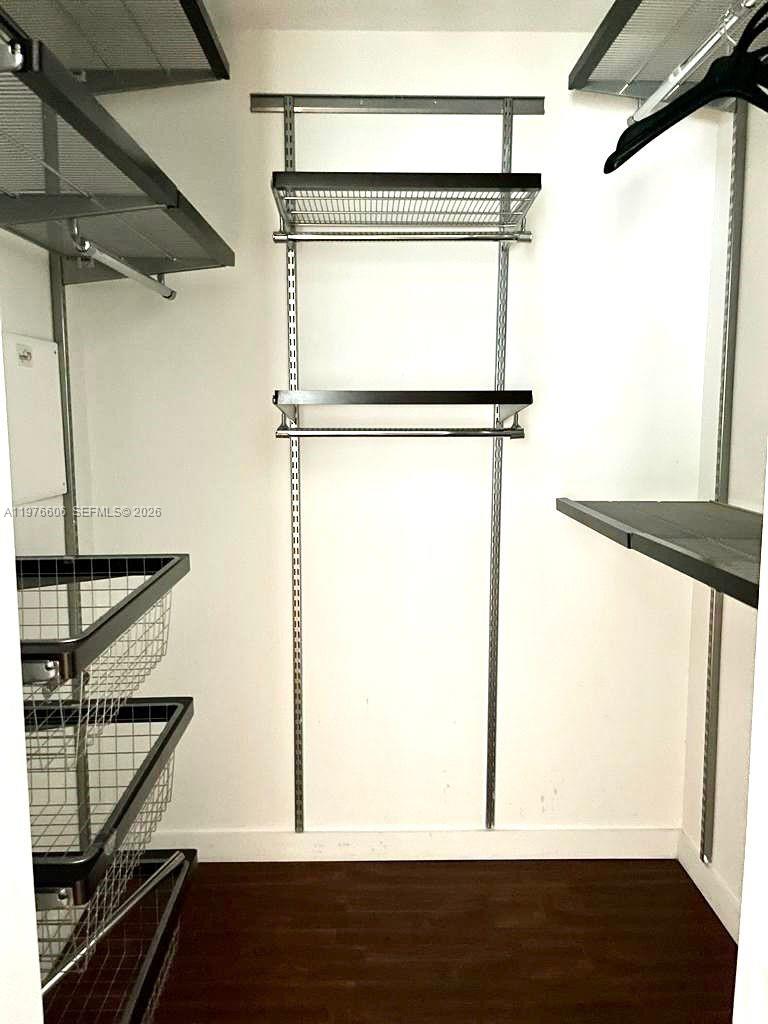 300 S Biscayne Blvd #T-1404 Miami, FL 33131