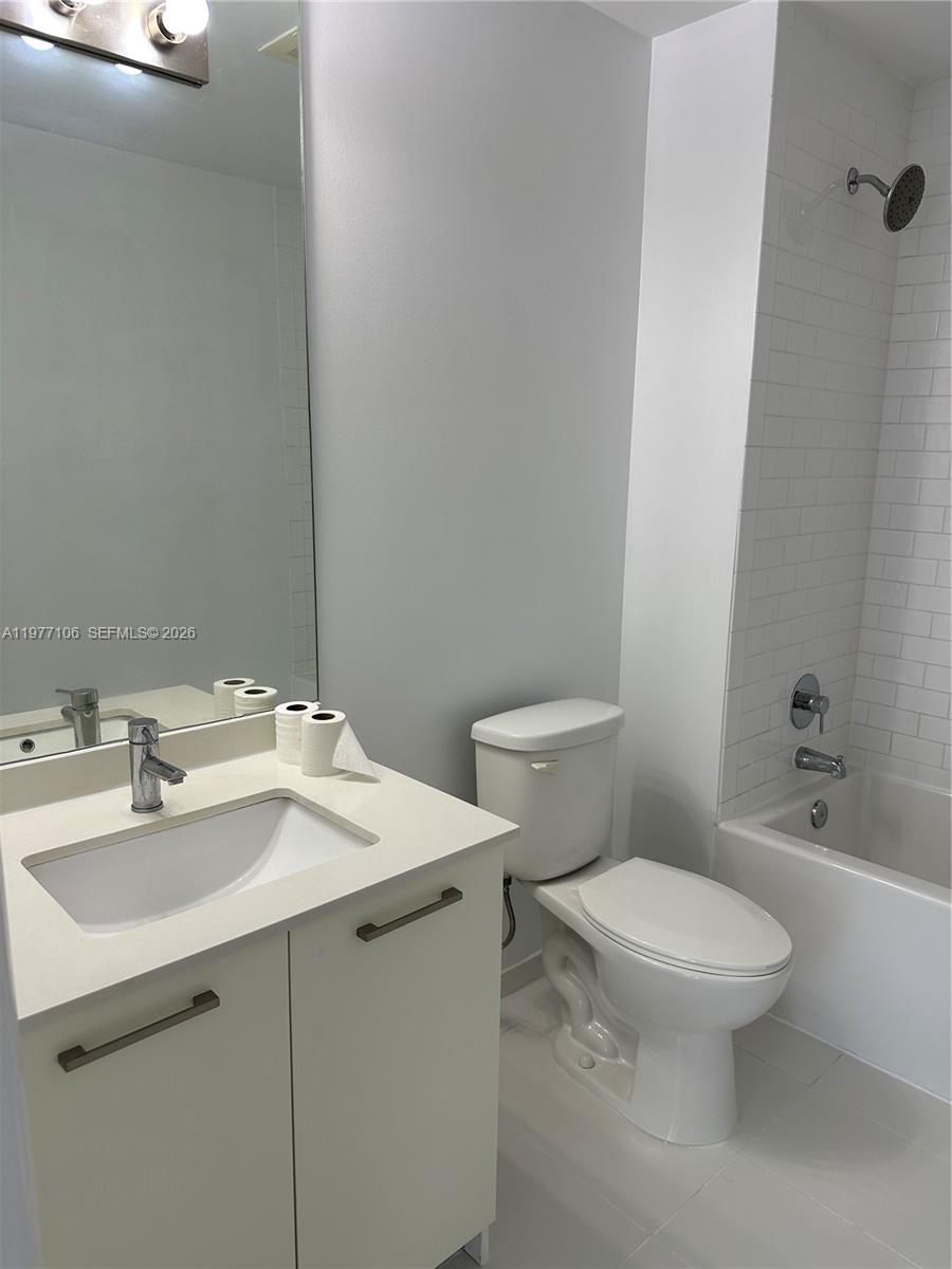 151 SE 1st St #1410 Miami, FL 33131