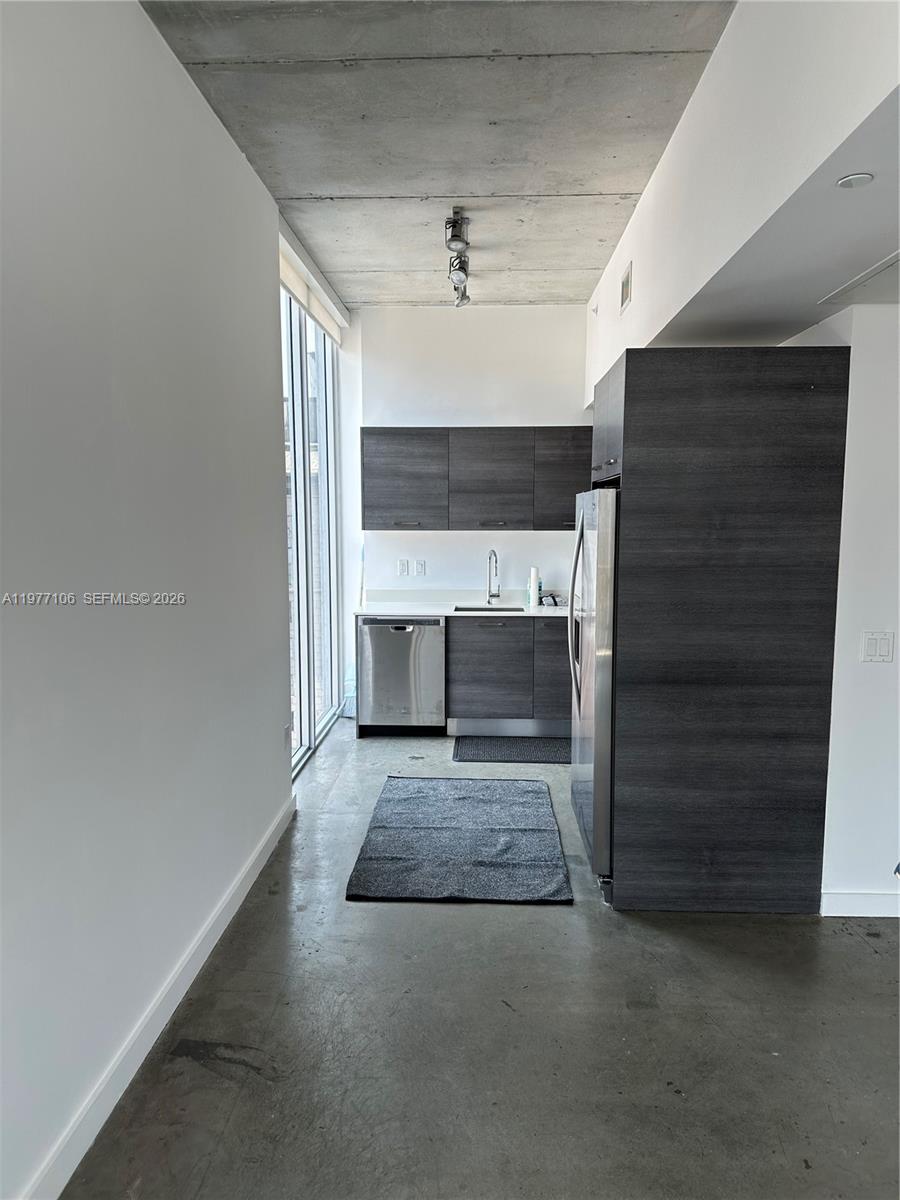 151 SE 1st St #1410 Miami, FL 33131