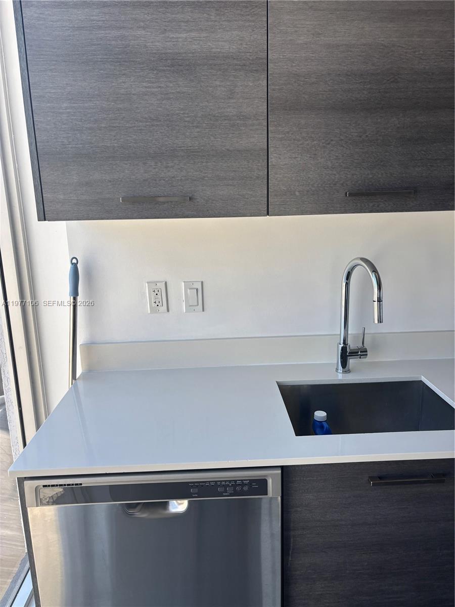 151 SE 1st St #1410 Miami, FL 33131