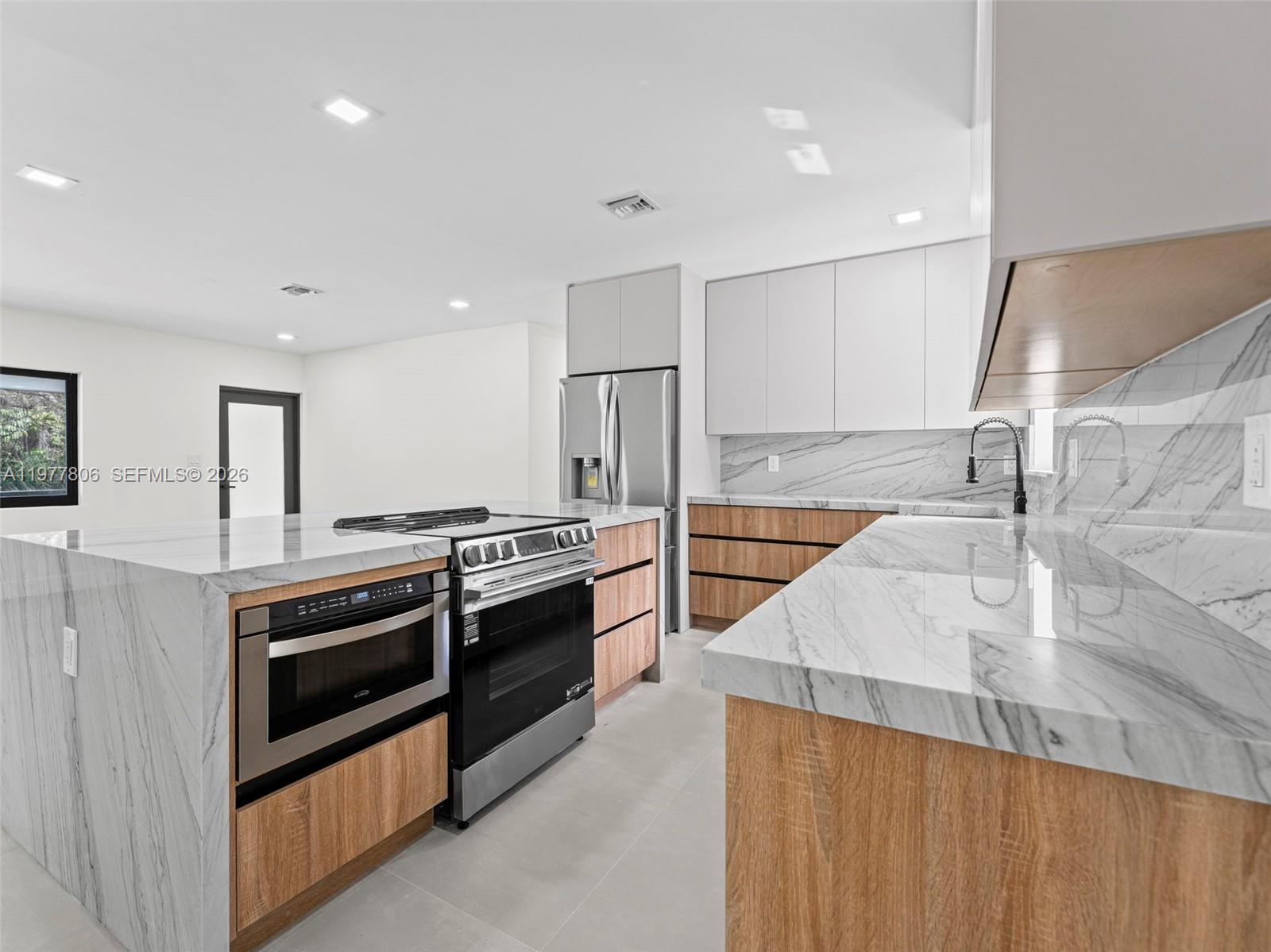 610 NE 164th Ter North Miami Beach, FL 33162