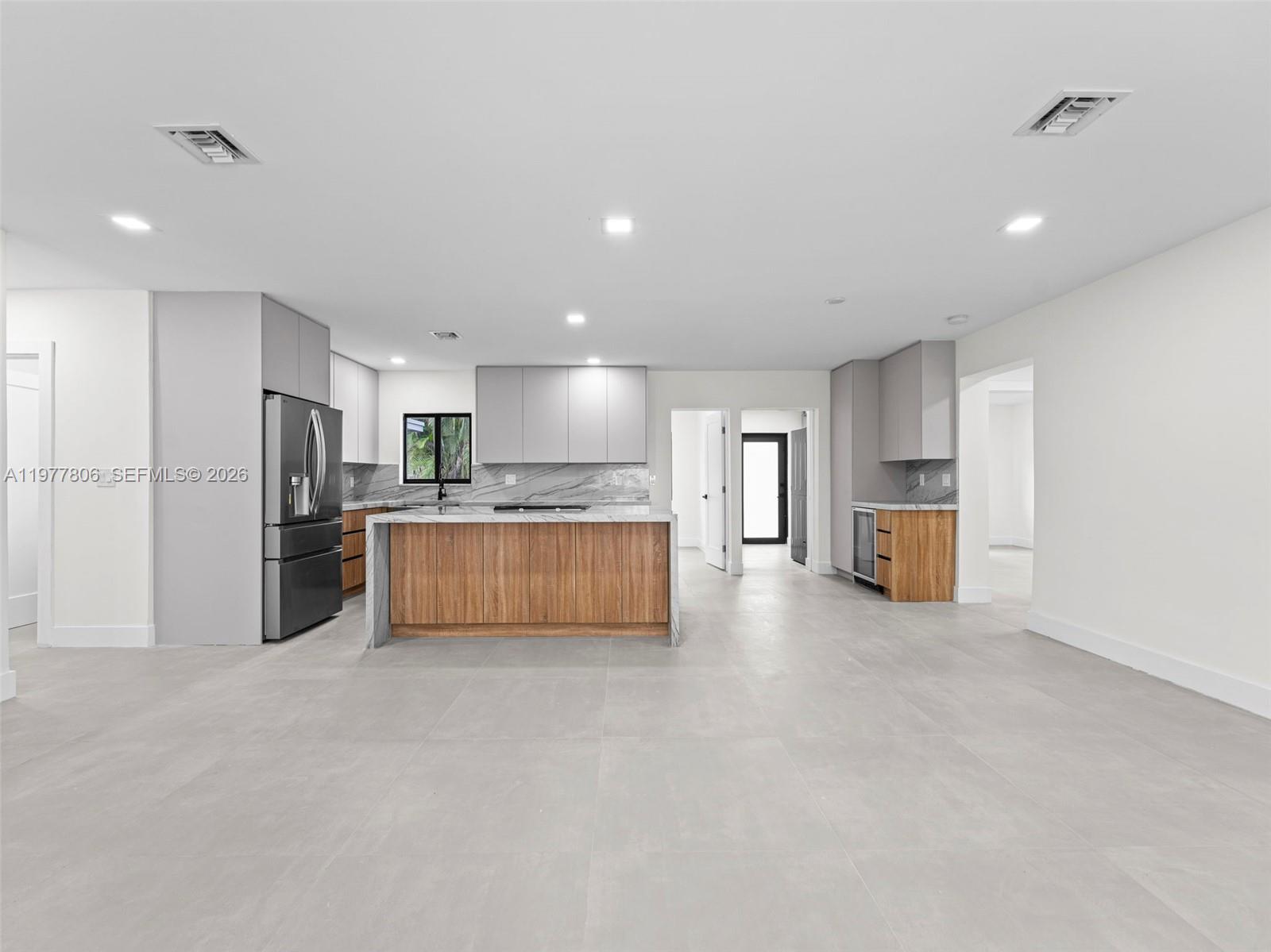 610 NE 164th Ter North Miami Beach, FL 33162