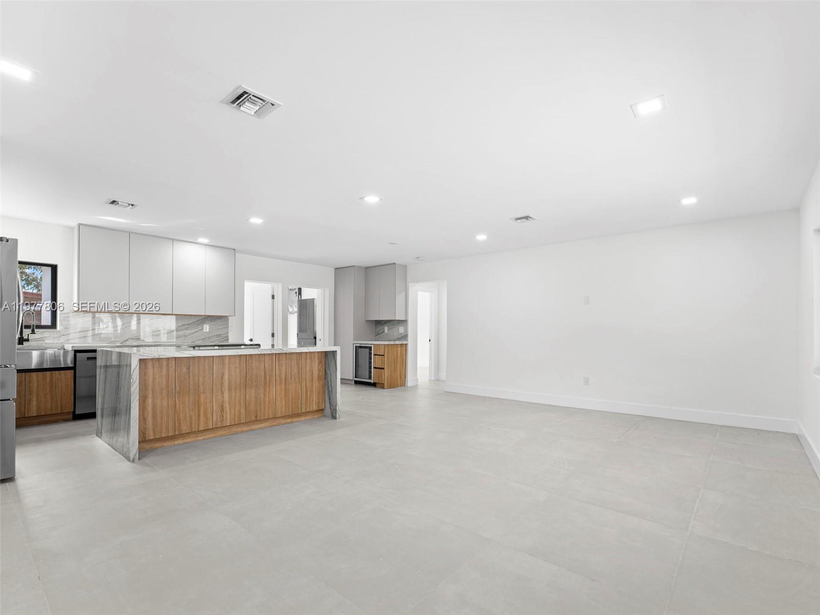 610 NE 164th Ter North Miami Beach, FL 33162