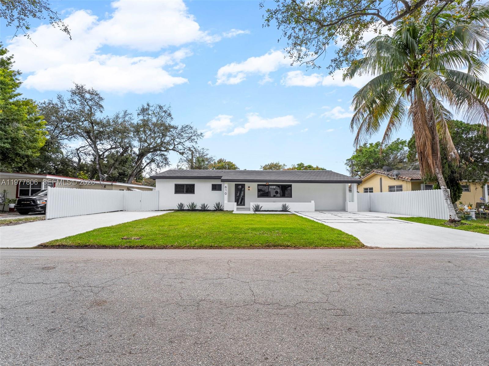 610 NE 164th Ter North Miami Beach, FL 33162