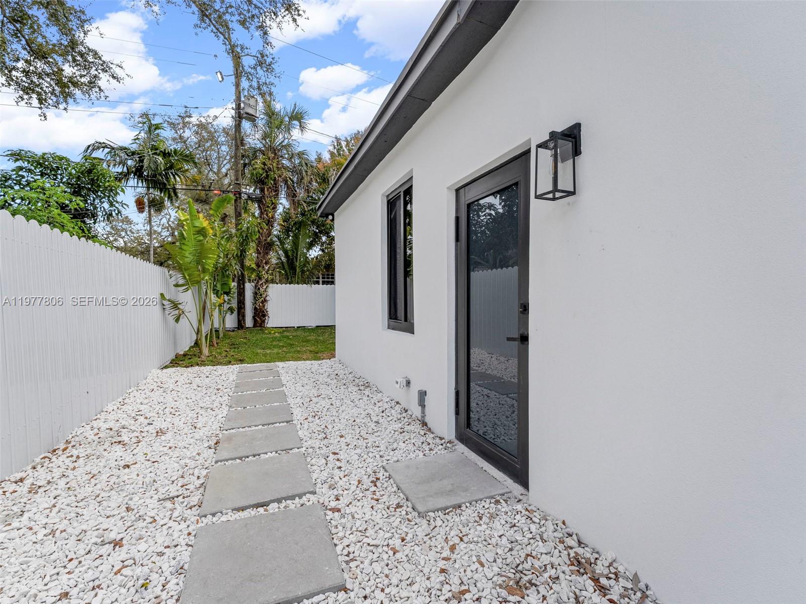 610 NE 164th Ter North Miami Beach, FL 33162
