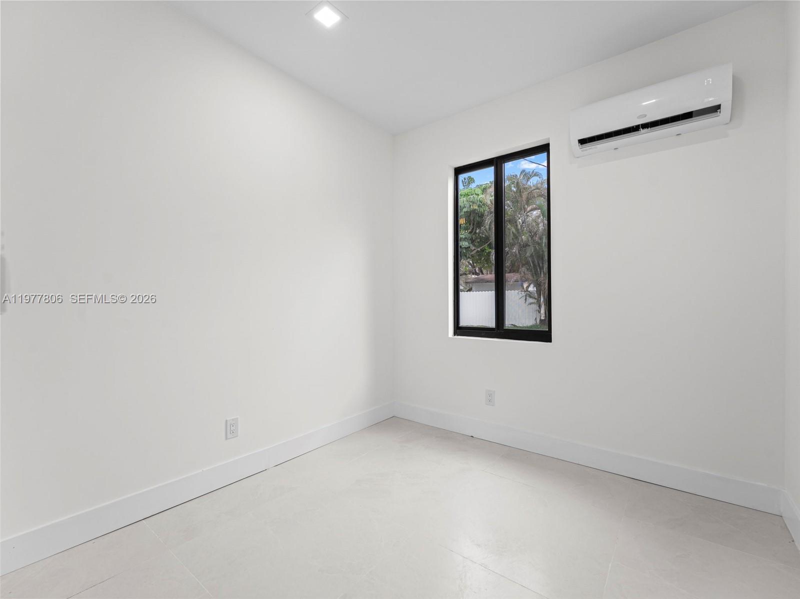 610 NE 164th Ter North Miami Beach, FL 33162