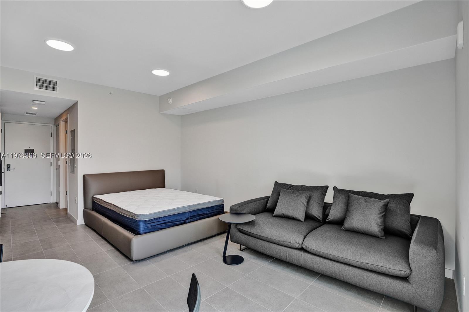 image 501 FIRST Residences11