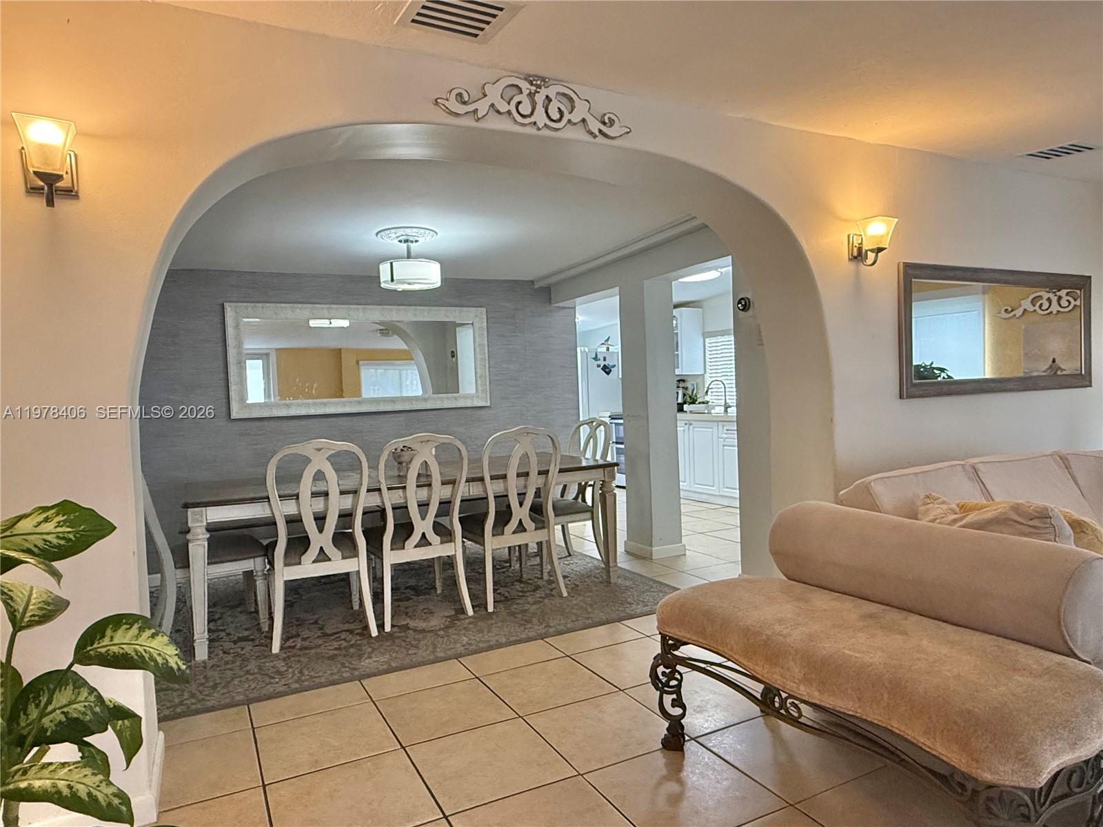 285 NW 60th Ave Miami, FL 33126