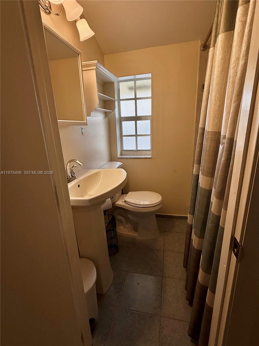 285 NW 60th Ave Miami, FL 33126