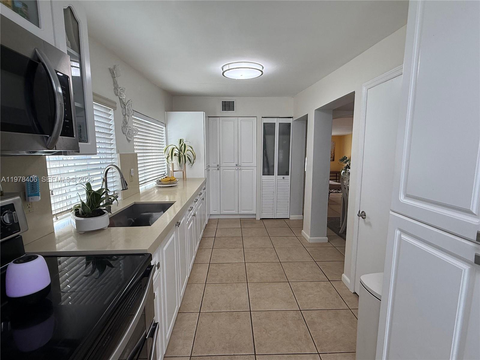 285 NW 60th Ave Miami, FL 33126