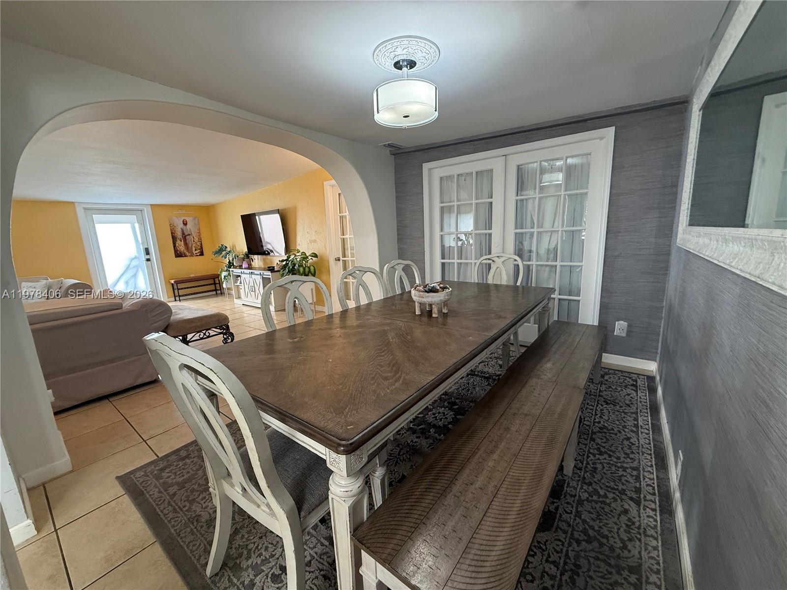 285 NW 60th Ave Miami, FL 33126