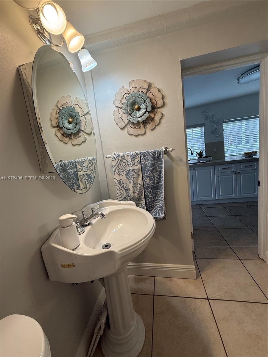 285 NW 60th Ave Miami, FL 33126