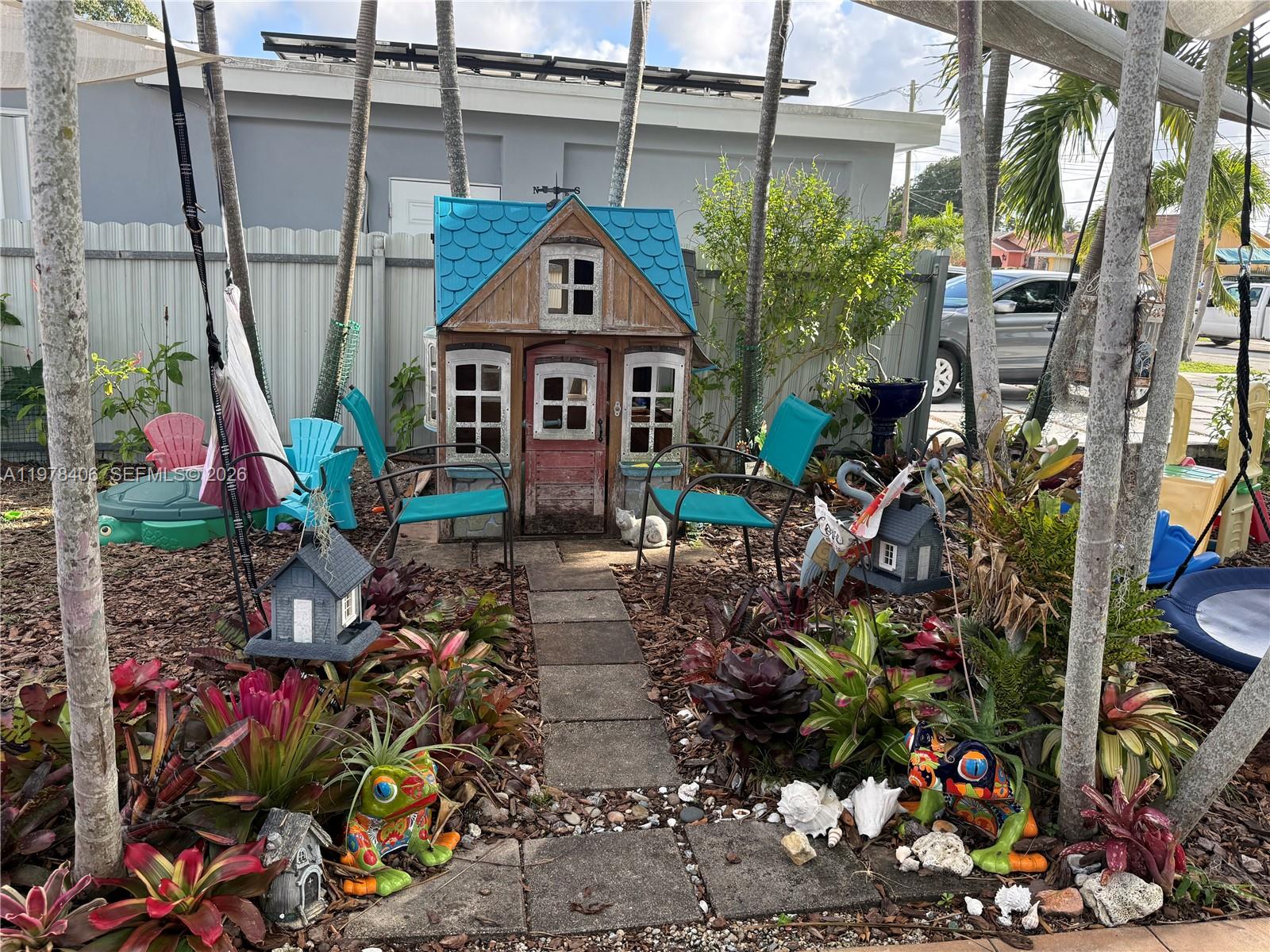 285 NW 60th Ave Miami, FL 33126