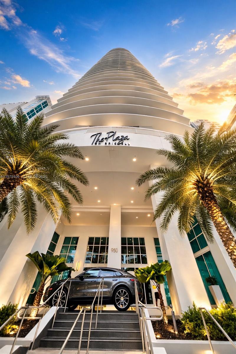 950 Brickell Bay Dr #3103