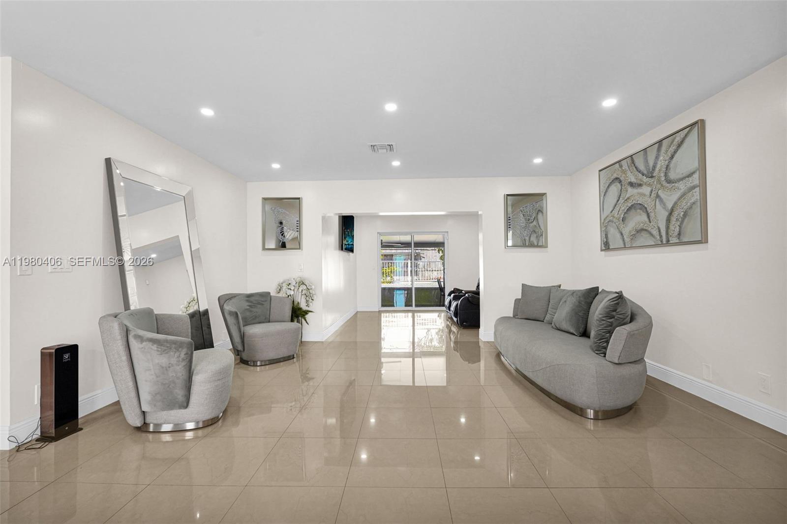 10715 SW 168th Ter Miami, FL 33157