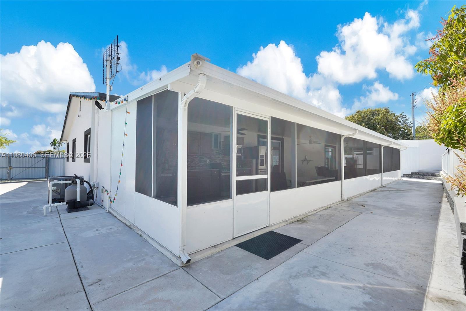 10715 SW 168th Ter Miami, FL 33157