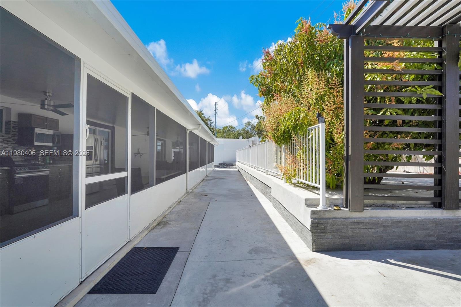 10715 SW 168th Ter Miami, FL 33157