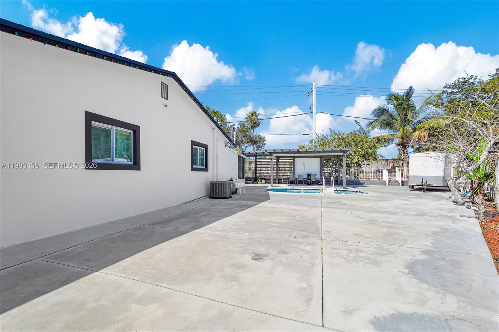 10715 SW 168th Ter Miami, FL 33157