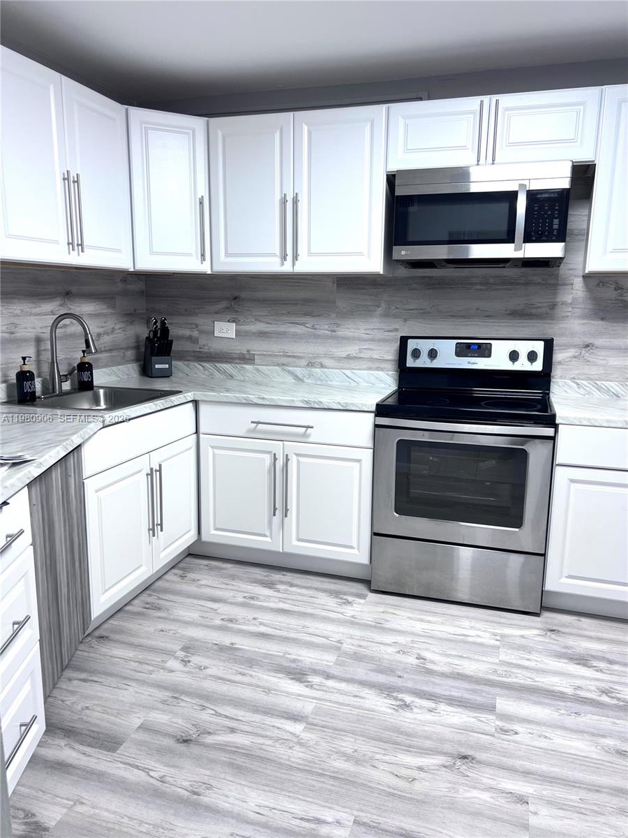 1670 NE 191st St #403-3