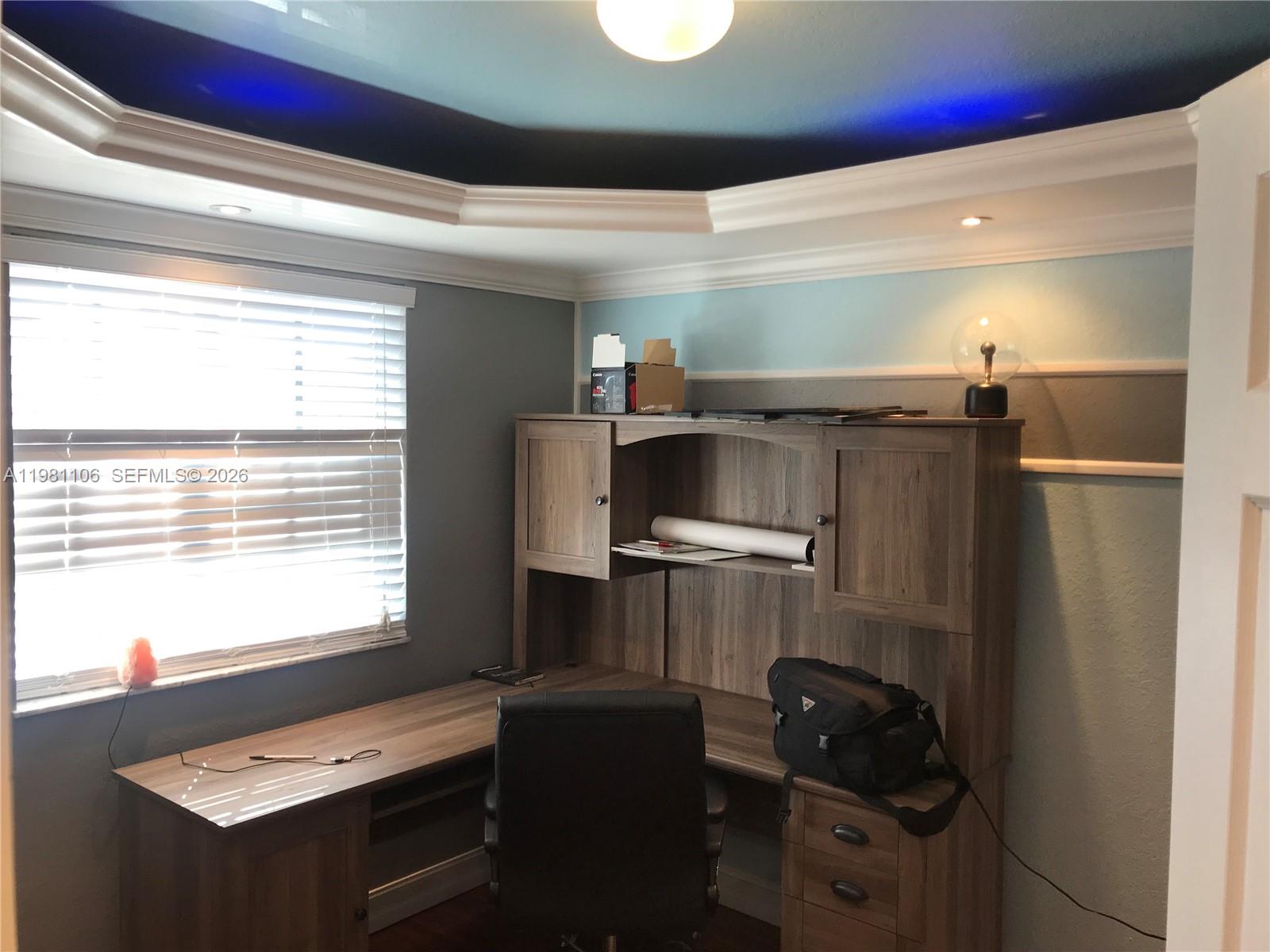 6037 SW 19th St North Lauderdale, FL 33068