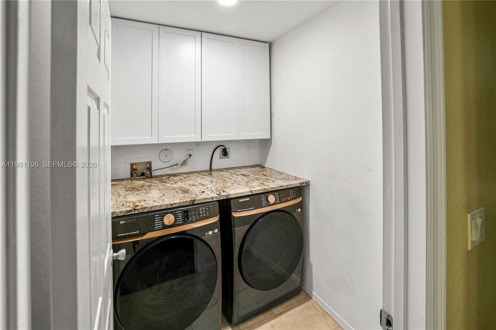 6037 SW 19th St North Lauderdale, FL 33068