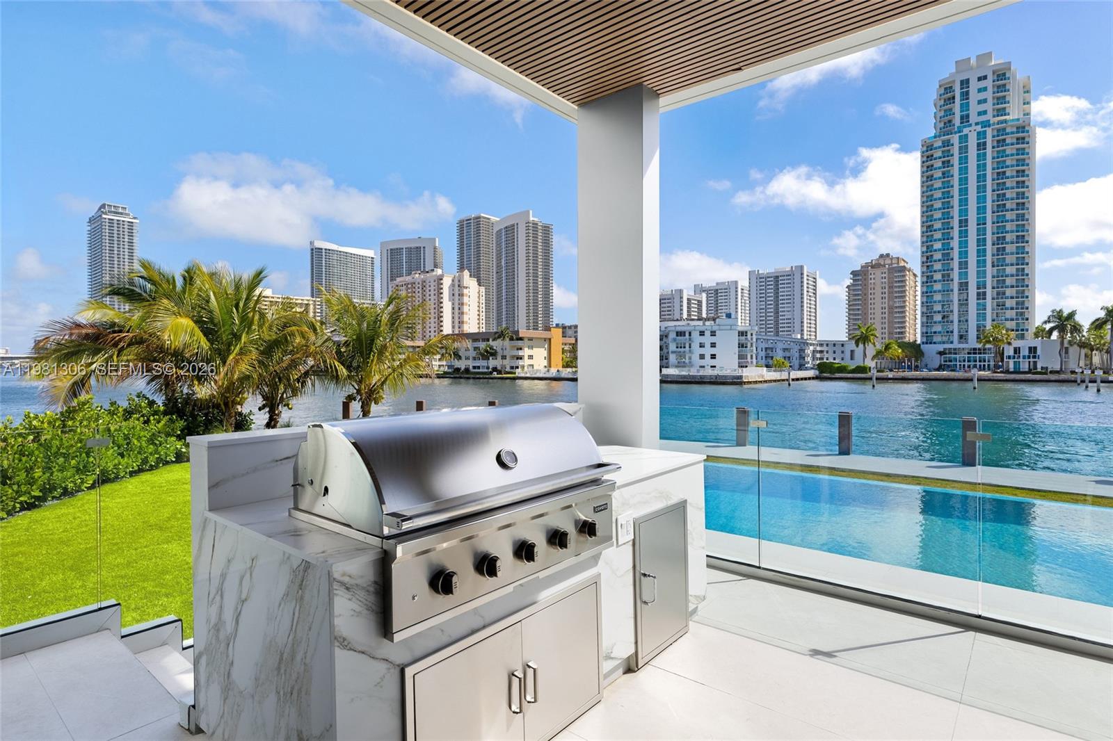 503 Palm Dr Hallandale Beach, FL 33009